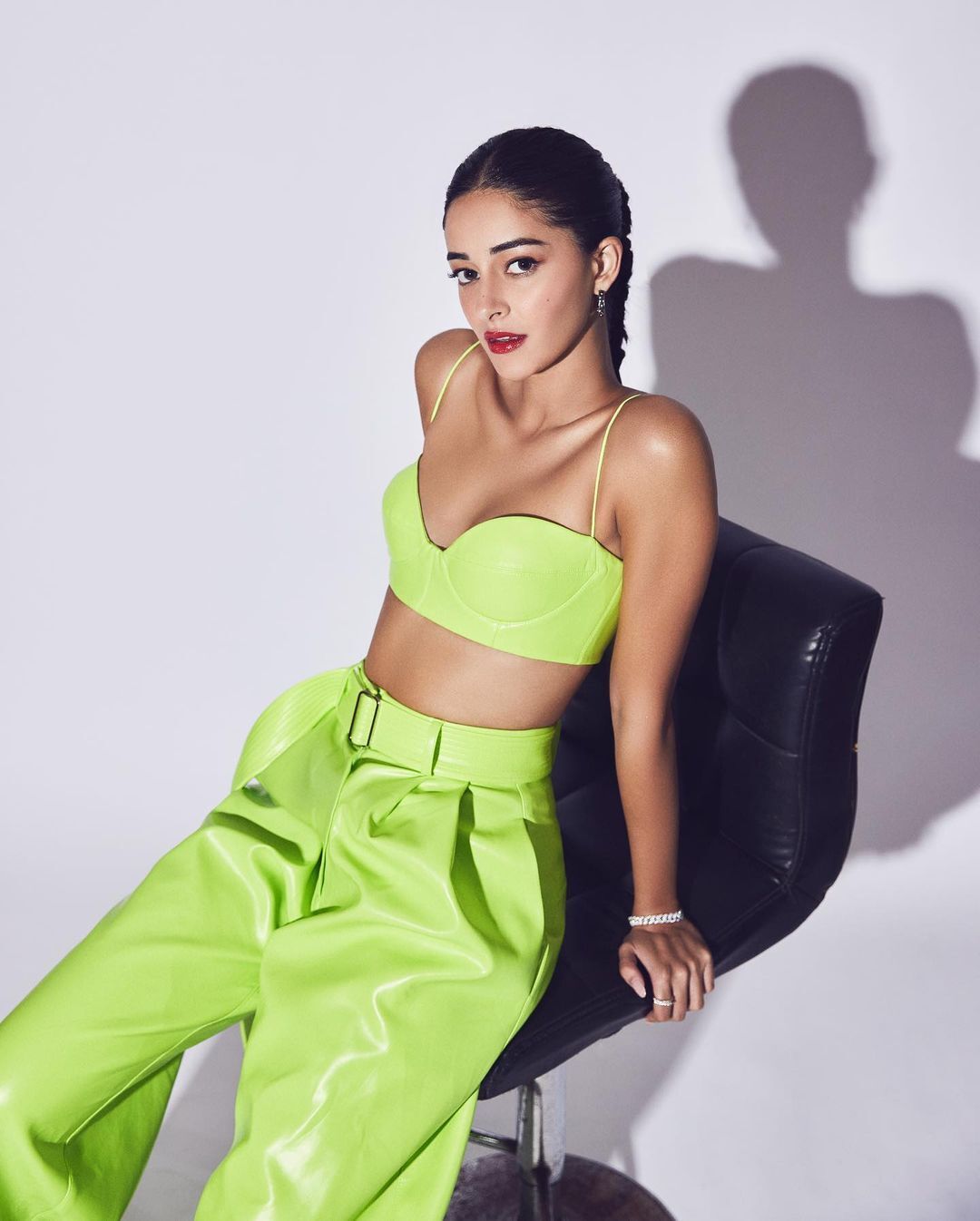 Ananya Panday's Glamorous Avatar: Unveiling her Stunning Promotional Looks for Dream Girl 2