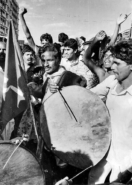 Gaddar Photos మీరెప్పుడూ చూడని గద్దర్ ఫోటోలు.. పవన్ కల్యాణ్, కేసీఆర్‌తో ప్రజా యుద్ధనౌక