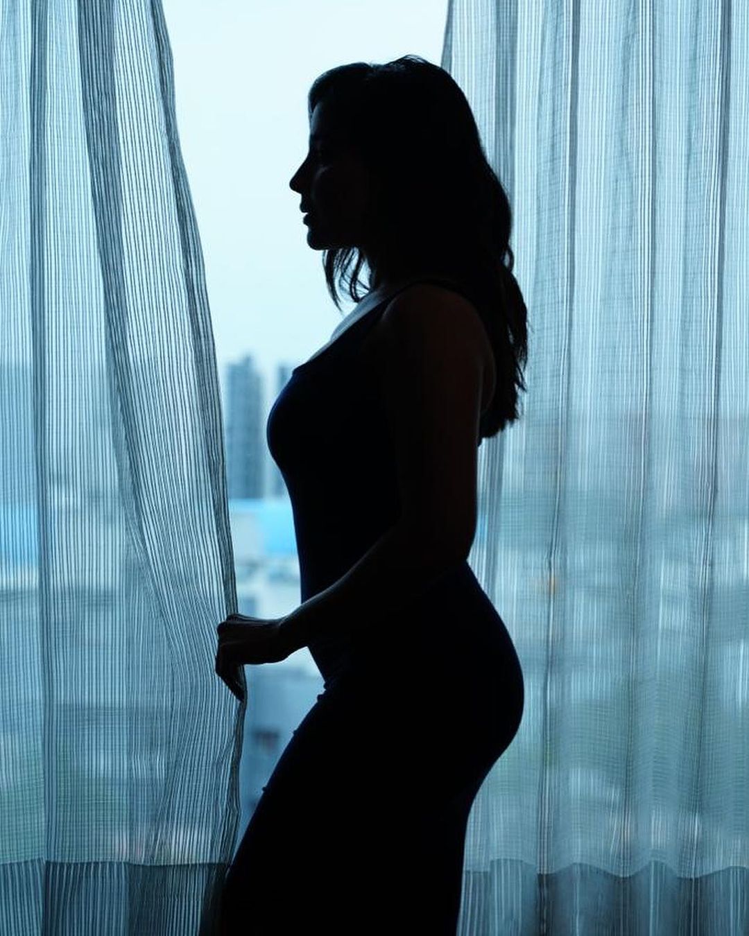 Hottie Alert!!! Sakshi Agarwal's Sensational Bedroom Shoot Leaves Fans Breathless