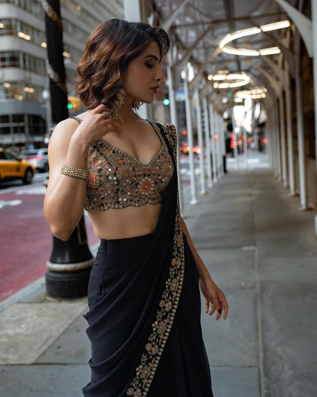 Samantha Ruth Prabhu Dazzles in ₹1.38 Lakh Arpita Mehta Saree On New York Streets