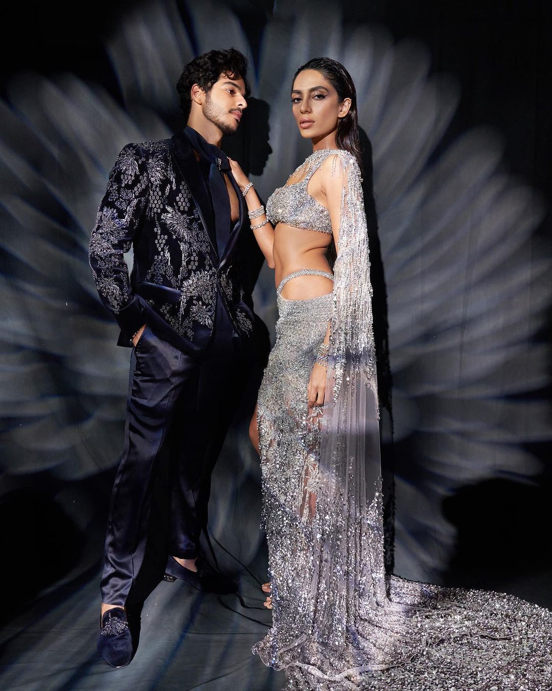 Sobhita Dhulipala: అందాలతో రెచ్చిపోయిన శోభితా.. ఆ హొయలు చూస్తే మతి పోవాల్సిందే!