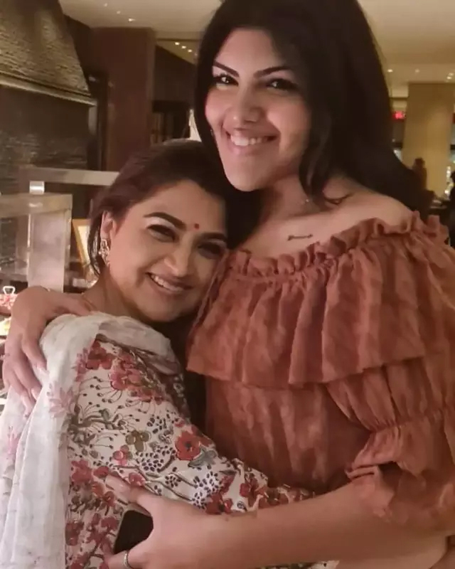 Viral Pictures Of Kushboo With Her Lovely Daughters