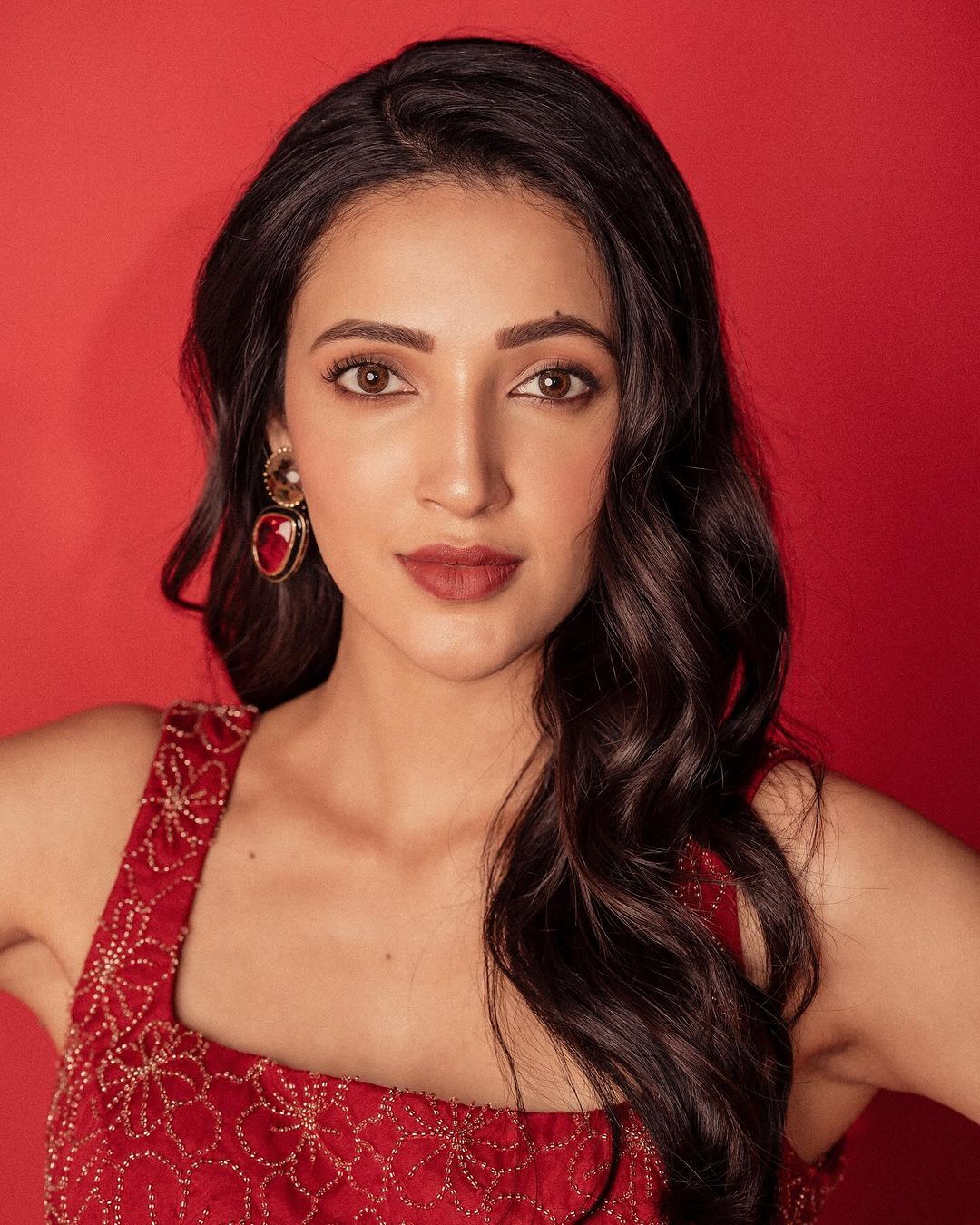 Neha Shetty: లేత అందాలతో డీజే టిల్లు బ్యూటీ షో.. ఘాటు యాంగిల్స్‌తో కవ్వించేలా!