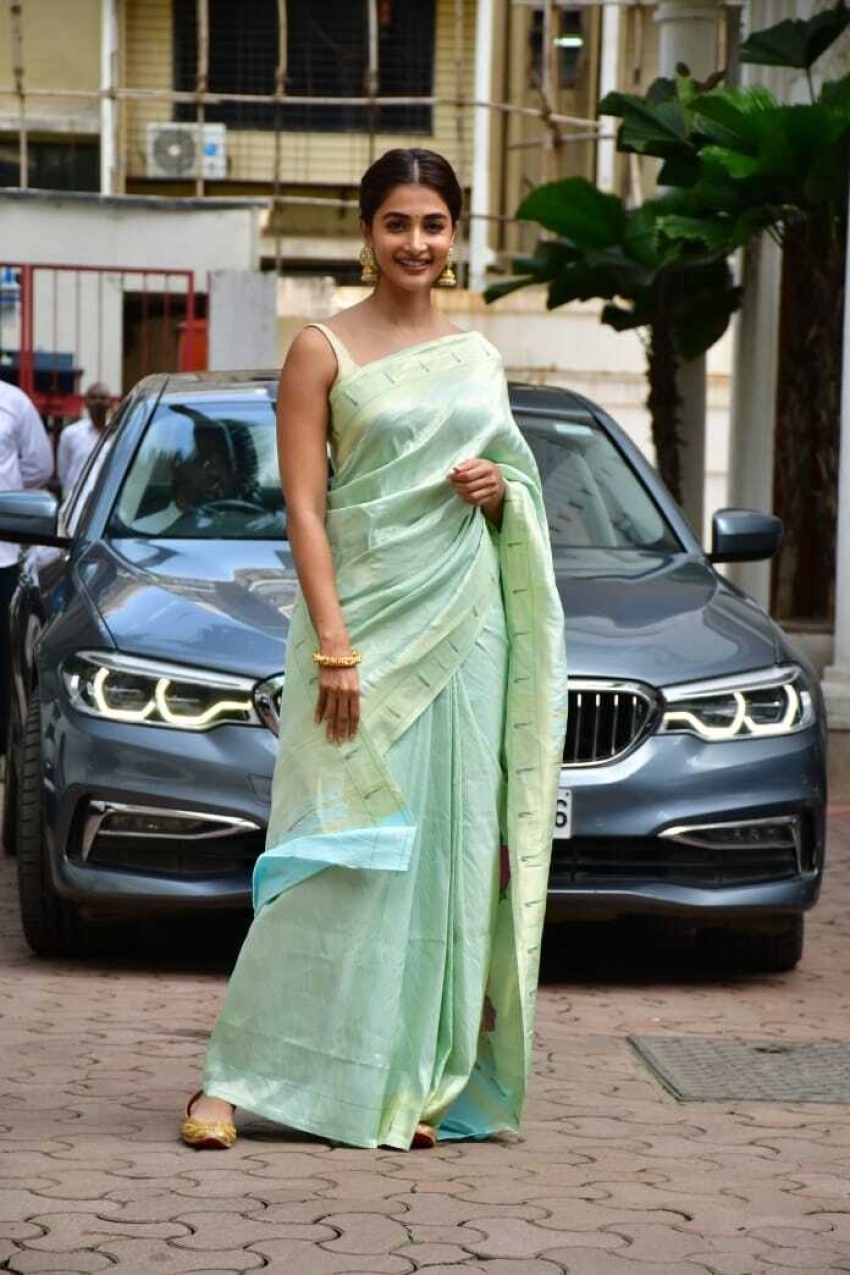 ಶಿಲ್ಪಾ ಶೆಟ್ಟಿ ಮನೆಗೆ ಮಲ್ಲಿಗೆ ಮುಡಿದು ಗಣೇಶನ ಪೂಜೆಗೆ ಎಂಬ ಪೂಜಾ ಹೆಗ್ಡೆ