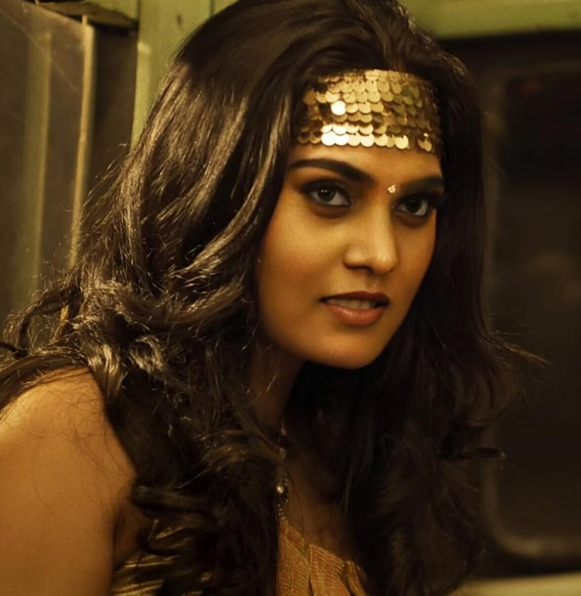 Meet The ‘Modern Silk Smitha’, Check Viral Photos