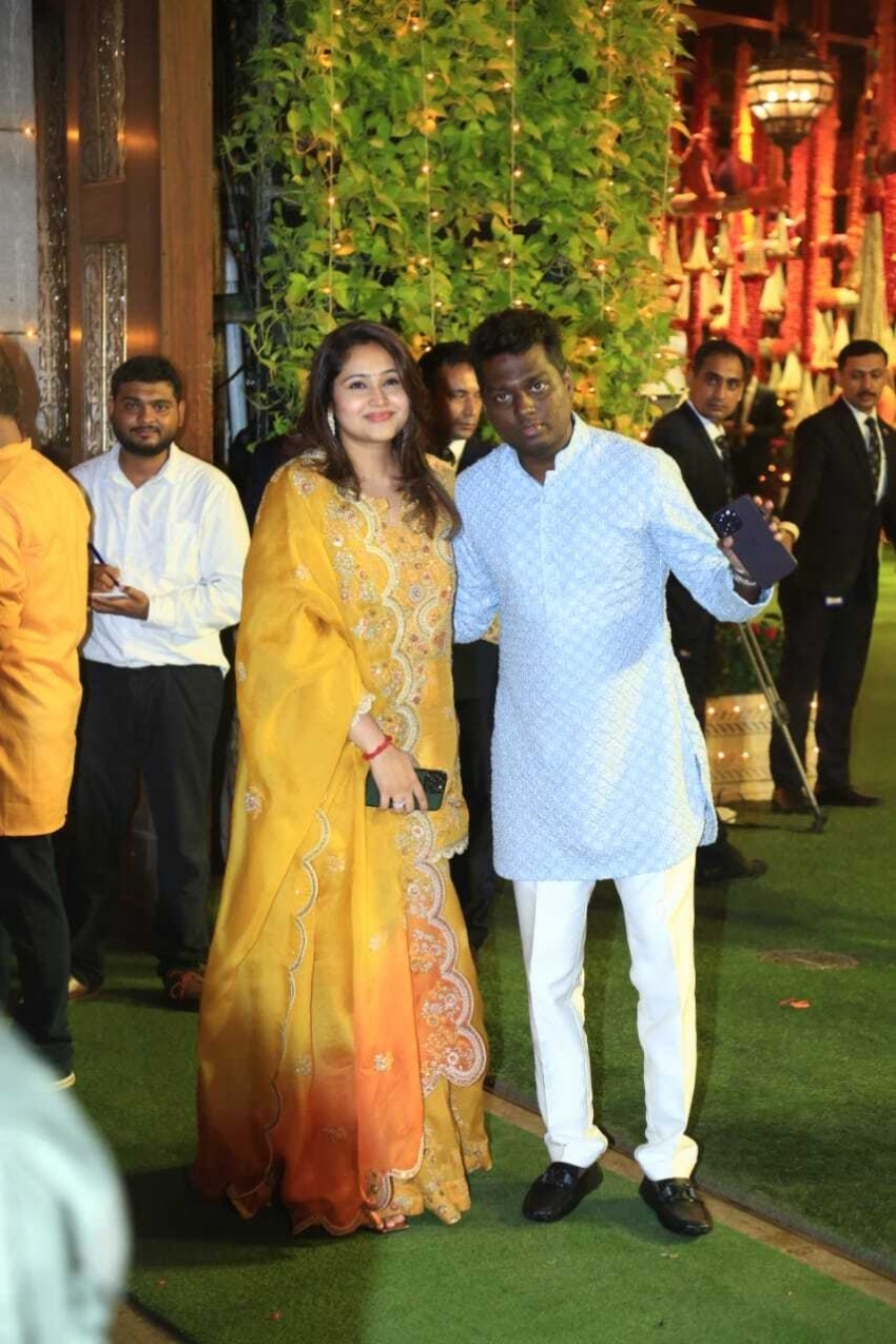 ಅಂಬಾನಿ ಗಣೇಶೋತ್ಸವದಲ್ಲಿ ಬಿಟೌನ್ ತಾರೆಯರ ಮಿಂಚು: ಚಿತ್ರಗಳಲ್ಲಿ ನೋಡಿ