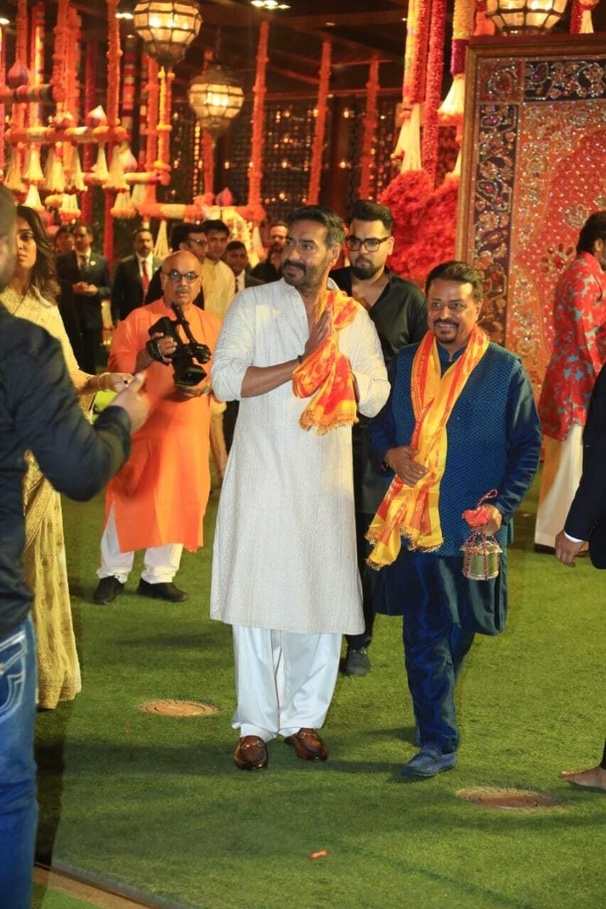 ಅಂಬಾನಿ ಗಣೇಶೋತ್ಸವದಲ್ಲಿ ಬಿಟೌನ್ ತಾರೆಯರ ಮಿಂಚು: ಚಿತ್ರಗಳಲ್ಲಿ ನೋಡಿ