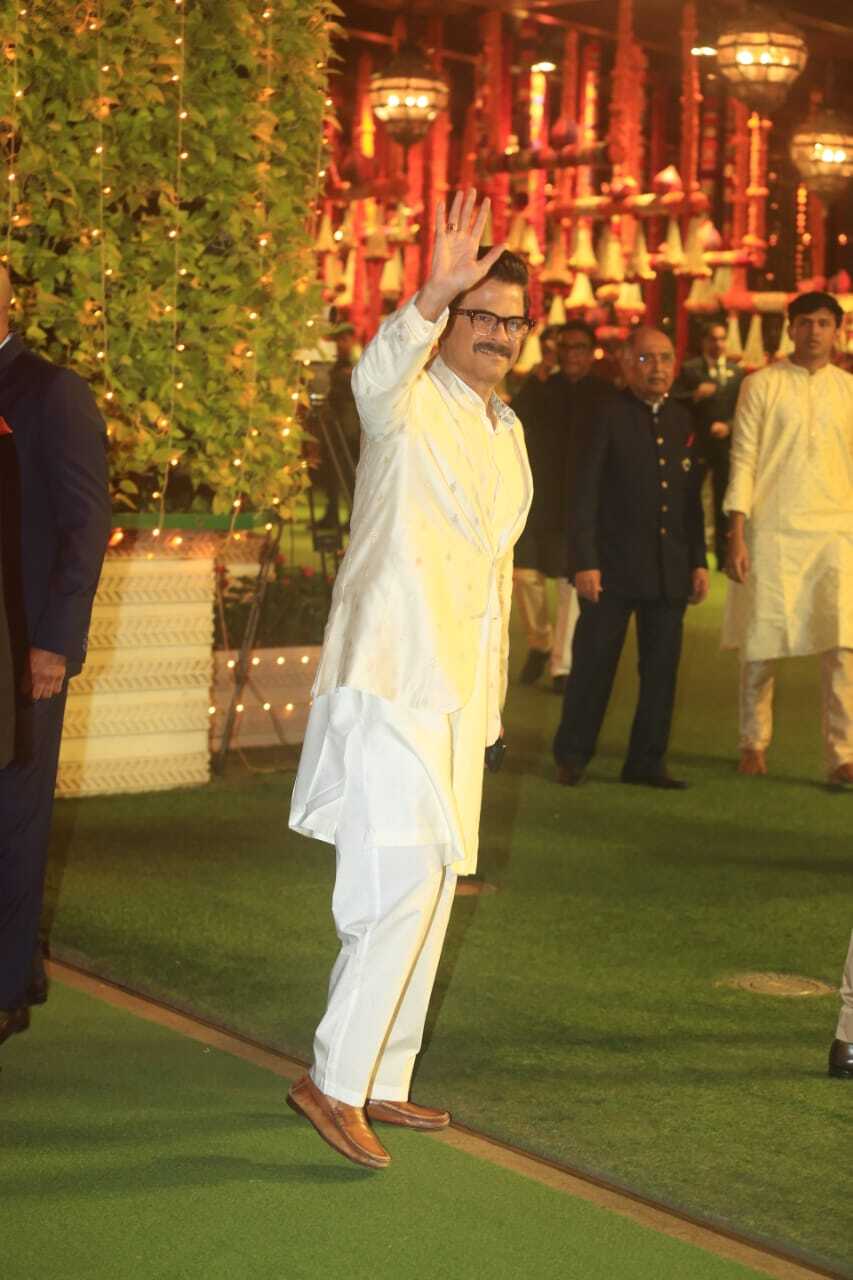 Salman Khan, Sara Ali Khan, Anil Kapoor, Rekha and other Celebs at Ambani's Ganesh Chaturthi Celebrations 2023