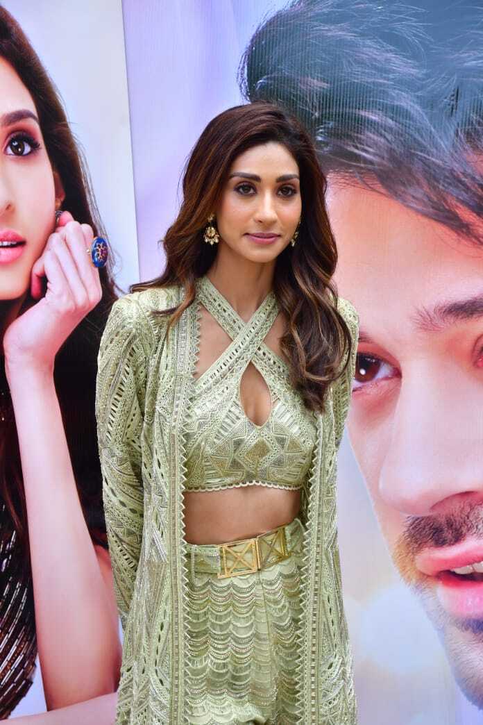 Sunny Deol, Rajveer Deol, Paloma Thakeria, Karan Deol at Dono trailer launch