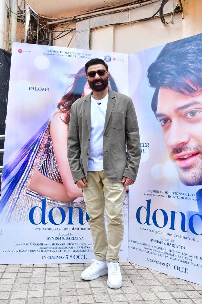 Sunny Deol, Rajveer Deol, Paloma Thakeria, Karan Deol at Dono trailer launch