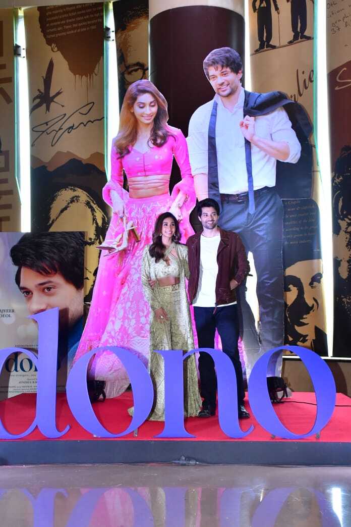 Sunny Deol, Rajveer Deol, Paloma Thakeria, Karan Deol at Dono trailer launch