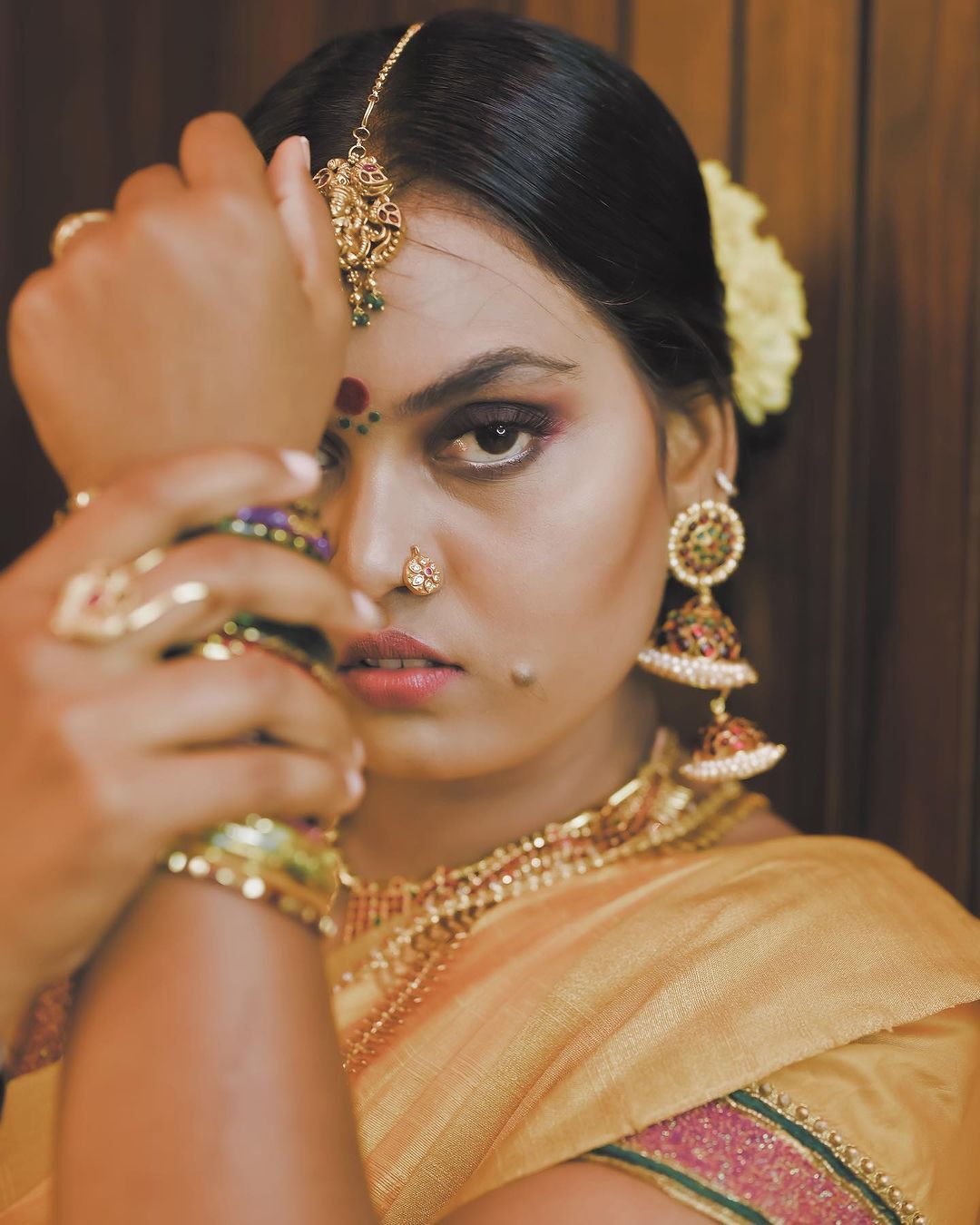 VishnuPriya Gandhi: Silk Smitha మళ్లీ పుట్టిందా.... అచ్చం ఆమెలాగే ఉండే జూనియర్ సిల్క్‌ను చూశారా?