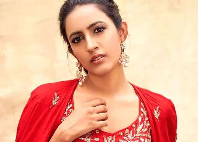29 साल की इस हसीना का शादी के 2 साल बाद हुआ तलाक, मोहमाया छोड़ भगवान की आराधना में हुईं लीन 