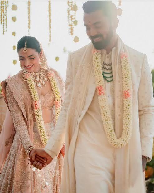 कियारा से लेकर परिणीति इस साल मनाने वाली हैं अपना पहला करवाचौथ, हसीनाओं की तस्वीरें देखने के लिए बेकरार हैं फैन्स 
