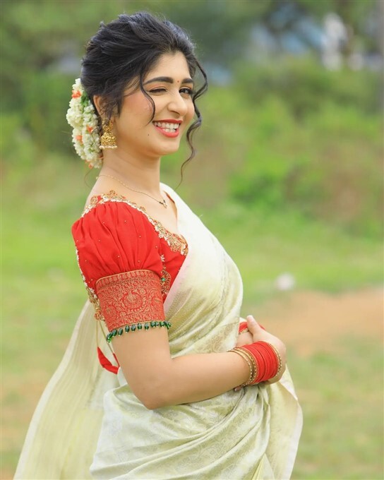 ನಟಿ ಅದಿತಿ ಪ್ರಭುದೇವ ಈ ಸೀರೆ ಲುಕ್‌ಗಳಲ್ಲಿ ನಿಮಗ್ಯಾವುದು ಇಷ್ಟ..? ಫೋಟೋಸ್ ನೋಡಿ