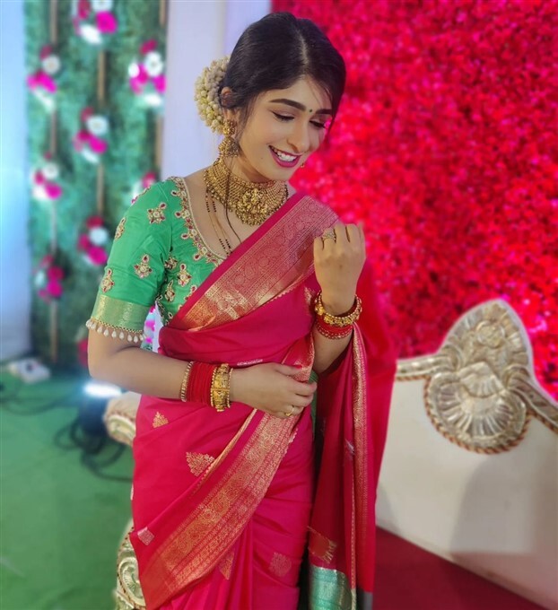 ನಟಿ ಅದಿತಿ ಪ್ರಭುದೇವ ಈ ಸೀರೆ ಲುಕ್‌ಗಳಲ್ಲಿ ನಿಮಗ್ಯಾವುದು ಇಷ್ಟ..? ಫೋಟೋಸ್ ನೋಡಿ