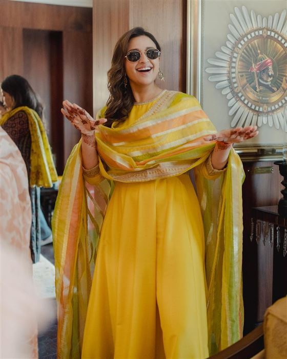 ಬಳೆ ಶಾಸ್ತ್ರದ ಫೋಟೋಗಳನ್ನು ಹಂಚಿಕೊಂಡ ನಟಿ ಪರಿಣಿತಿ ಚೋಪ್ರಾ