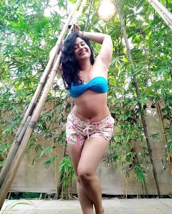 ಮುಂಬೈ ಬೆಡಗಿ ಪೂನಂ ಬಾಜ್ವಾ ಬಿಂದಾಸ್ ಚಿತ್ರಗಳು