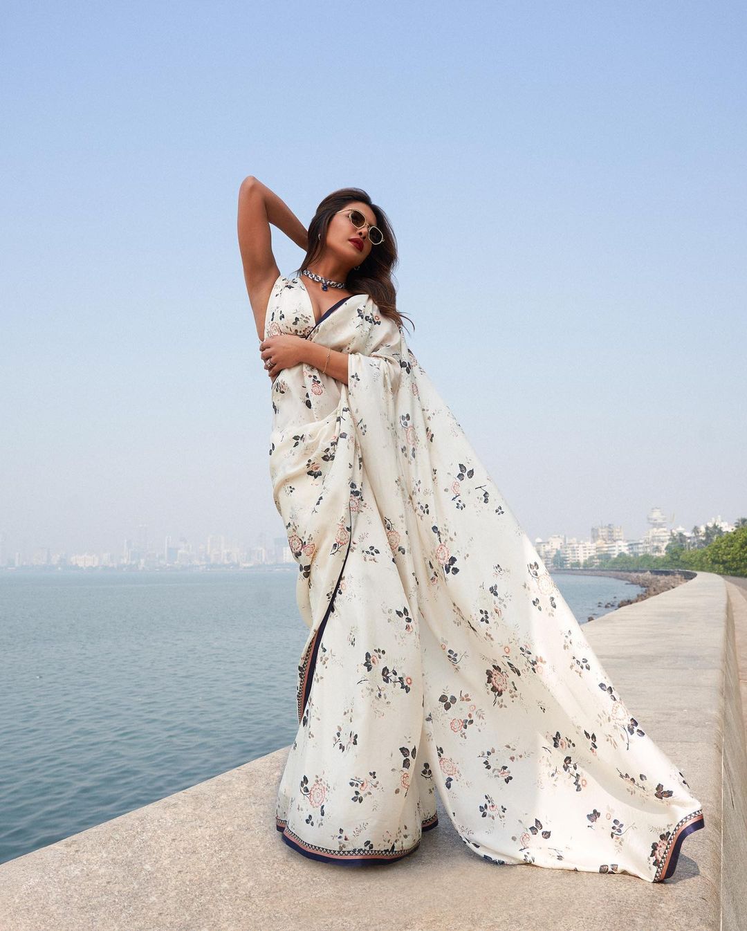 Priyanka Chopra: చీరలోనూ ప్రియాంక స్టన్నింగ్ షో.. చూపు తిప్పుకోవడం కష్టమే!