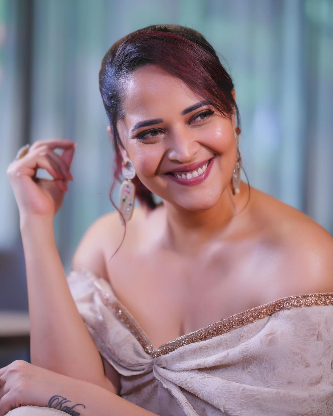 Anasuya Bharadwaj అందాల గాజుబొమ్మలా అనసూయ ఎంత ముద్దుగా ఉందో కదా 