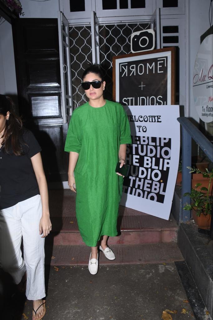 Kareena Kapoor को मुंबई की सड़कों पर किया गया स्पॉट, ड्रेस देख लोगों ने कहा- 'अस्पताल के कपड़े पहन लिए' 