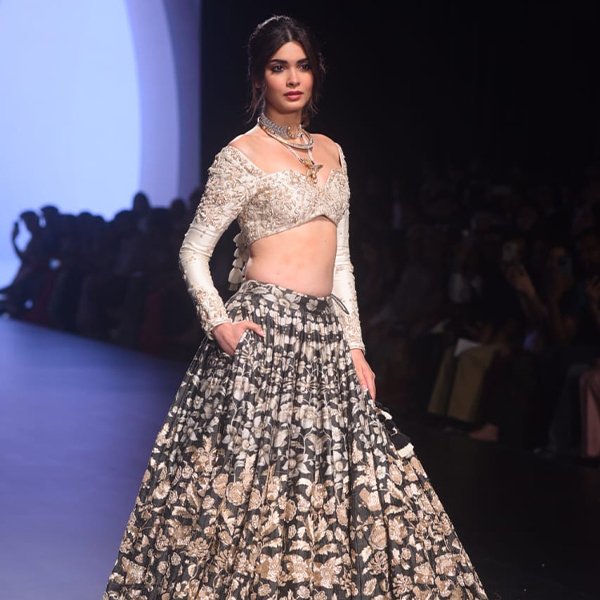 Lakme Fashion Week 2023: Diana Penty Mesmerizes in Paulmi & Harsh's Rooh Collection, Blending Tradition and Modernity with Flair