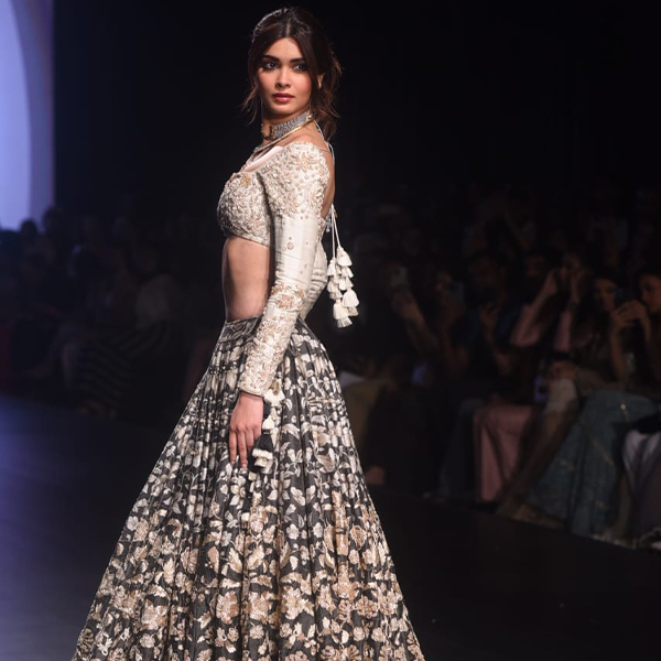 Lakme Fashion Week 2023: Diana Penty Mesmerizes in Paulmi & Harsh's Rooh Collection, Blending Tradition and Modernity with Flair
