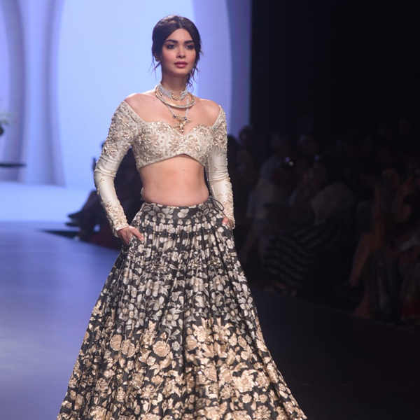 Lakme Fashion Week 2023: Diana Penty Mesmerizes in Paulmi & Harsh's Rooh Collection, Blending Tradition and Modernity with Flair