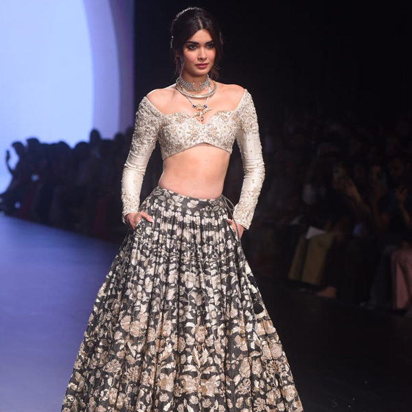 Lakme Fashion Week 2023: Diana Penty Mesmerizes in Paulmi & Harsh's Rooh Collection, Blending Tradition and Modernity with Flair