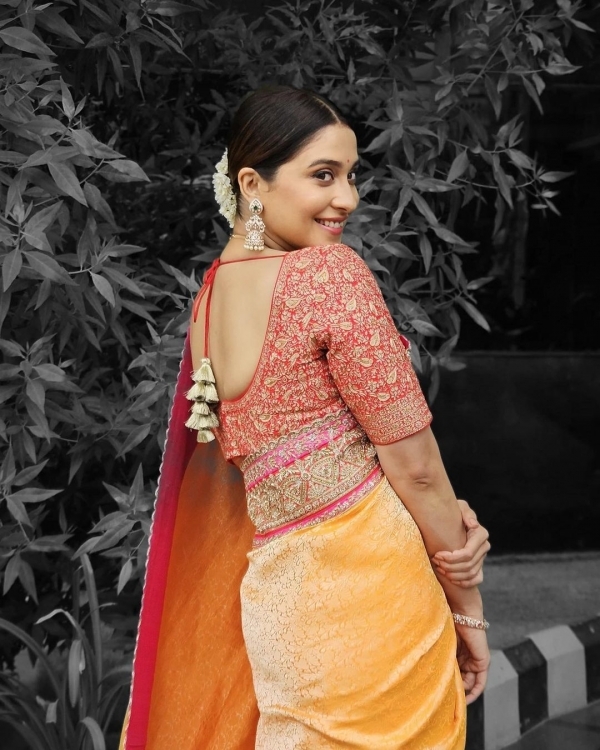Regina Cassandra: 'ಸೂರ್ಯಕಾಂತಿ' ಸುಂದರಿಯ ರೆಜಿನಾ ಸೌಂದರ್ಯಕ್ಕೆ ಮರುಳಾಗದವರು ಯಾರು? 