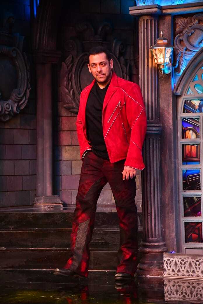 Salman Khan On The Set Of Bigg Boss Season 17