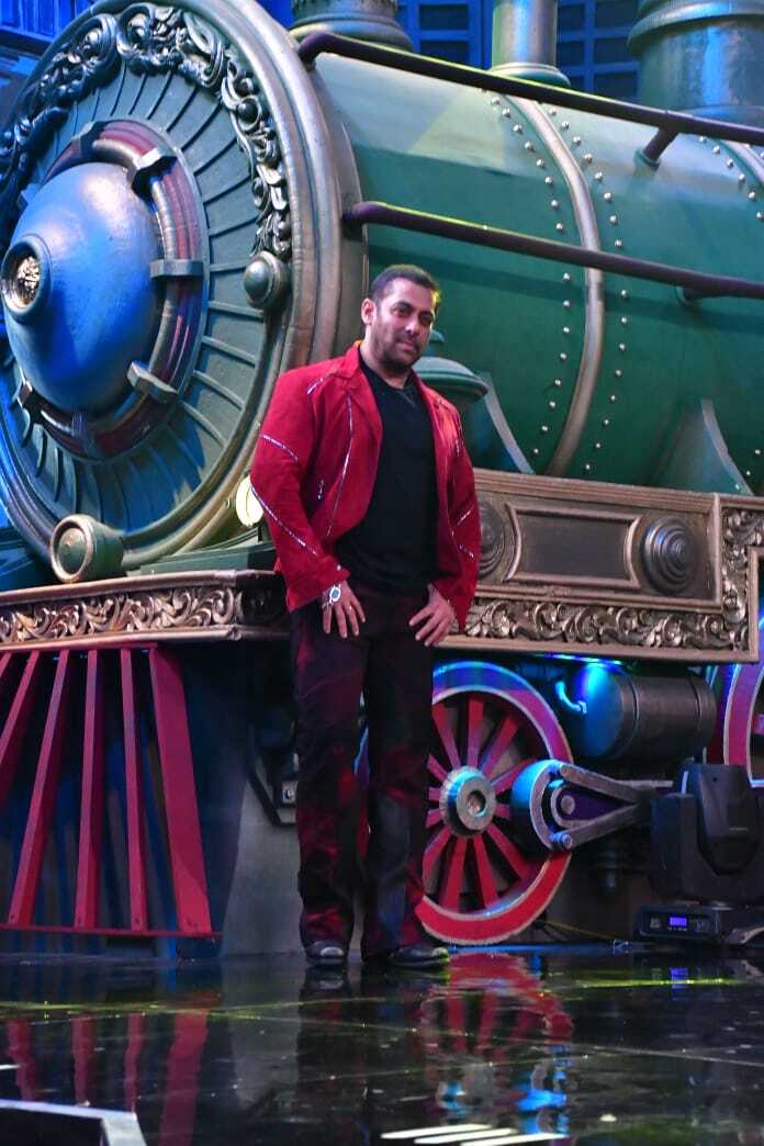Salman Khan On The Set Of Bigg Boss Season 17