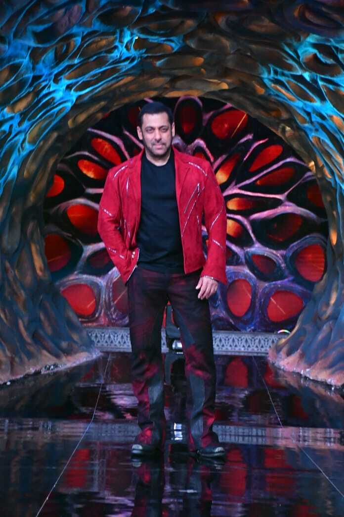 Salman Khan On The Set Of Bigg Boss Season 17