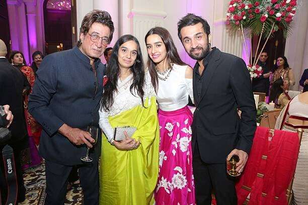Shakti Kapoor को चाहिए थी एक घरेलू पत्नी, शादी के बाद पत्नी की एक्टिंग पर लगा दी थी रोक, बोले- 'मैं हाथ जोड़ लेता हूं...'