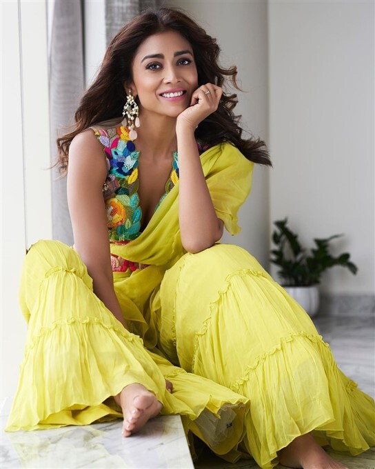 ಲೀಫ್ ಪ್ಯಾರ್ಟನ್ ಬ್ಲೂಸ್‌ನಲ್ಲಿ ಕಂಗೊಳಿಸಿದ 'ಕಬ್ಜಾ' ನಟಿ ಶ್ರಿಯಾ ಶರಣ್
