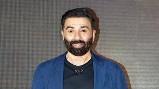कभी भी इन एक्टर्स ने नहीं निभाया विलेन का किरदार, हमेशा हीरो की तरह नज़र आए सितारे 