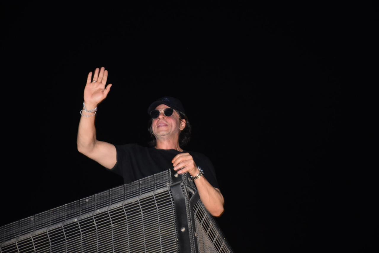 Happy Birthday Shah Rukh Khan: Shah Rukh Khan Rings in 58th Birthday