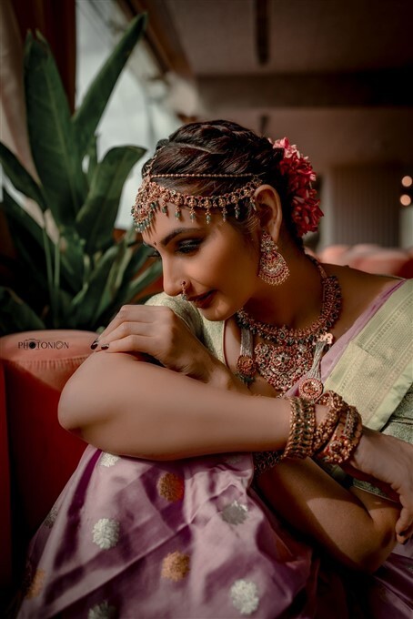 ಬೆಳಕಿನ ಹಬ್ಬದಲ್ಲಿ ಸೀರೆಯುಟ್ಟು ಮಿಂಚಿದ ರಾಗಿಣಿ ದ್ವಿವೇದಿ