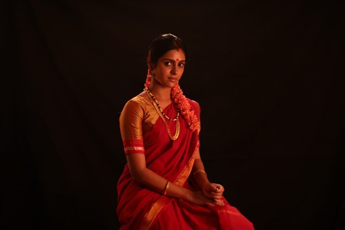 'ನೆಲ್ಸನ್' ಸಿನಿಮಾದಲ್ಲಿ ಡಿಗ್ಲಾಮರ್ ಲುಕ್ ಕೊಟ್ಟ ಶ್ವೇತಾ ಡಿಸೋಜಾ ಎಷ್ಟೊಂದು ಗ್ಲಾಮರ್ ಗೊತ್ತಾ?