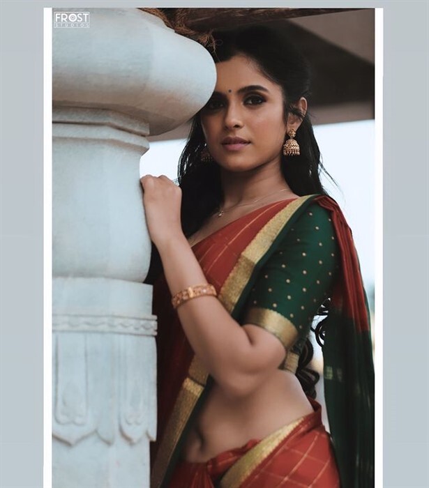 'ನೆಲ್ಸನ್' ಸಿನಿಮಾದಲ್ಲಿ ಡಿಗ್ಲಾಮರ್ ಲುಕ್ ಕೊಟ್ಟ ಶ್ವೇತಾ ಡಿಸೋಜಾ ಎಷ್ಟೊಂದು ಗ್ಲಾಮರ್ ಗೊತ್ತಾ?