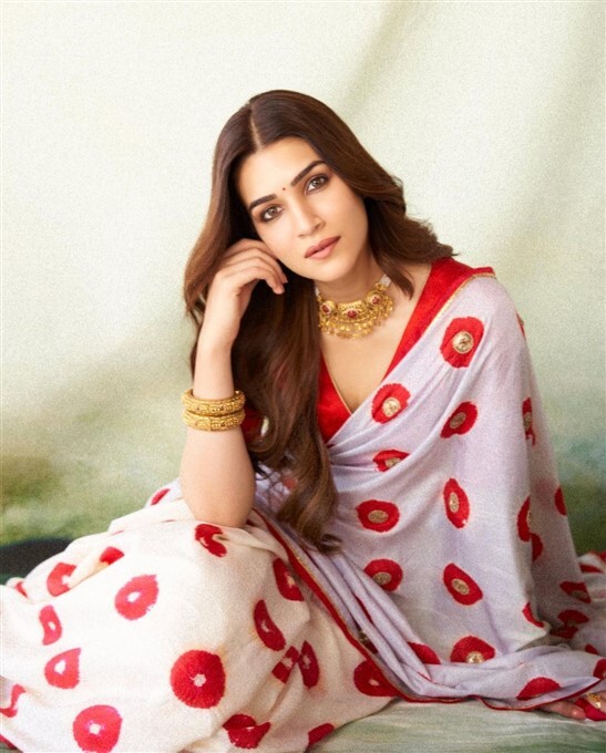 Kriti Sanon: ನೀಲಿ ಸೀರೆಯುಟ್ಟು ಚಿಟ್ಟೆಯಾದ ಬಾಲಿವುಡ್‌ನ 'ಜಾನಕಿ' ಕೃತಿ ಸನೋನ್!
