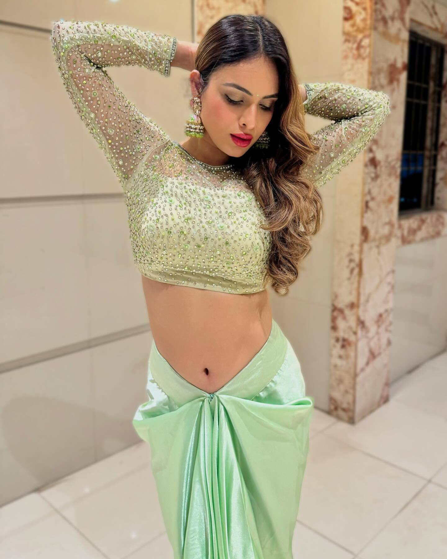 Neha Malik ने कातिलाना फिगर में उड़ाए फैन्स के होश, तस्वीरें देख हर कोई हो रहा मदहोश 