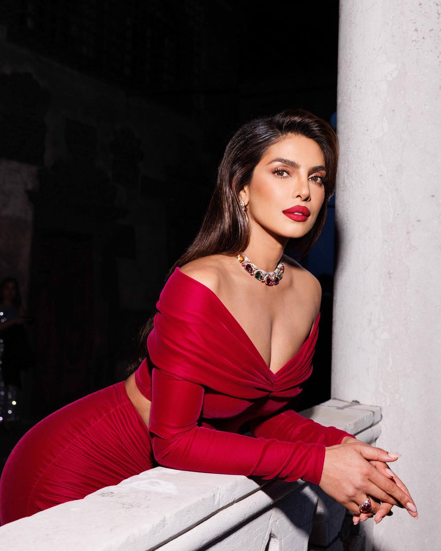 जब Priyanka Chopra से डायरेक्टर ने कर दी थी ऐसी डिमांड, बोले- ‘तुम्हारी आवाज़ सेक्सी और नशीली है तो...’ 