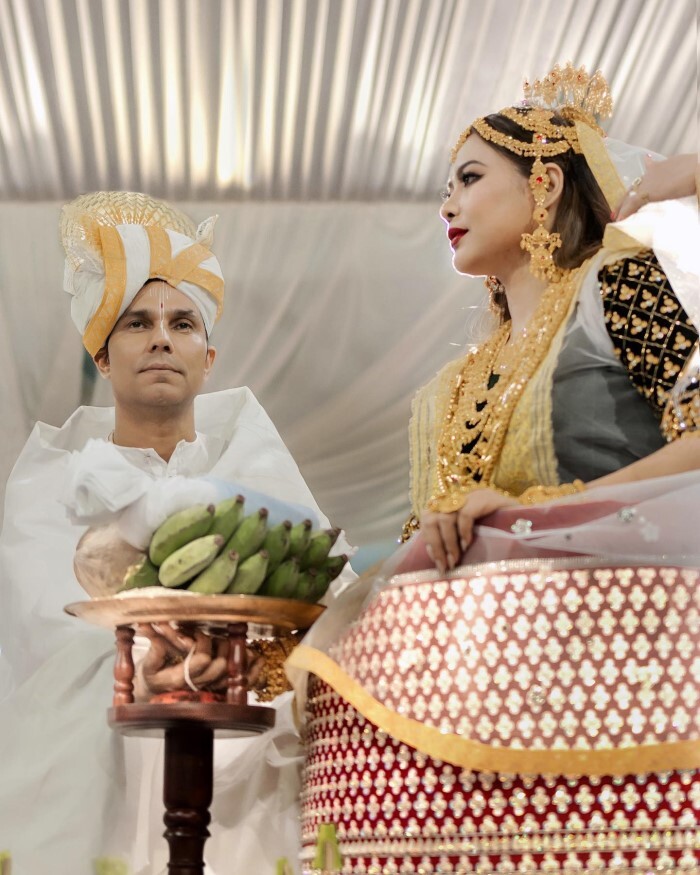 Randeep Hooda ने गर्लफ्रेंड लिन लैशराम से मणिपुरी रीति-रिवाजों से की शादी, गहनों से लदी नजर आई दुल्हन, तस्वीरें हो रही वायरल
