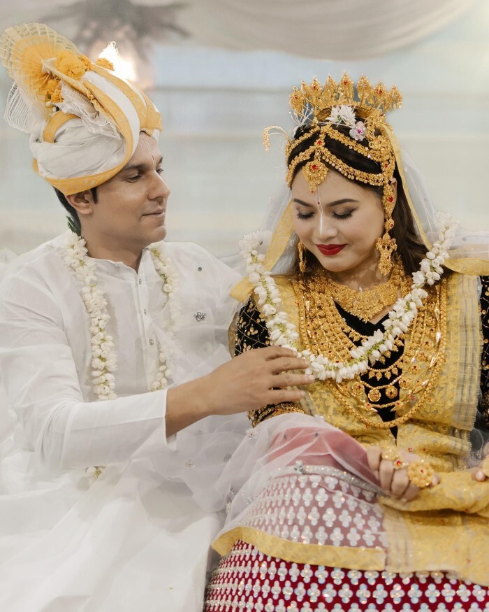 Randeep Hooda ने गर्लफ्रेंड लिन लैशराम से मणिपुरी रीति-रिवाजों से की शादी, गहनों से लदी नजर आई दुल्हन, तस्वीरें हो रही वायरल