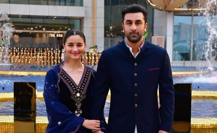 Rashmika Mandanna से पहले इन सितारों की फेक तस्वीर हो चुकी है वायरल, करीना कपूर भी हुईं शिकार