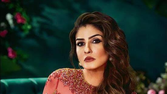 ज़ब फ़िल्म के सेट पर Raveena Tandon को घूर-घूरकर देख रहे थे Ranveer Singh, एक्ट्रेस ने दिखाया बाहर का रास्ता