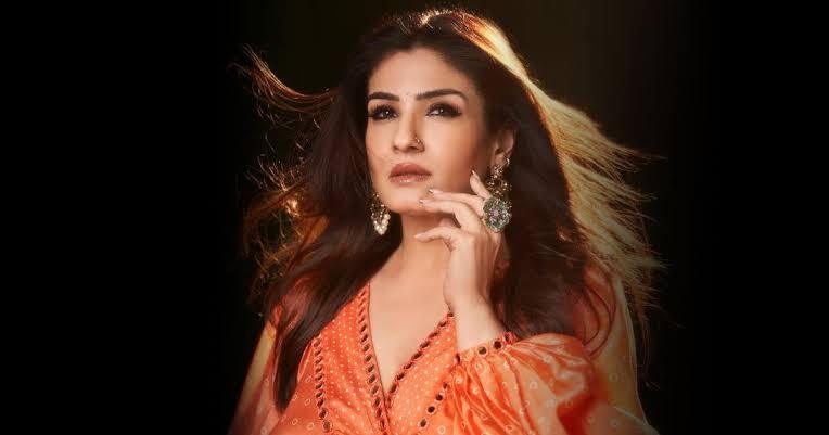 ज़ब फ़िल्म के सेट पर Raveena Tandon को घूर-घूरकर देख रहे थे Ranveer Singh, एक्ट्रेस ने दिखाया बाहर का रास्ता