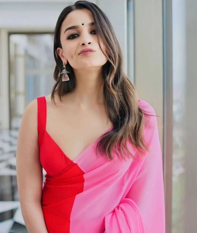 Alia Bhatt: RRR సీత అందాల సునామీ.. ఆ డ్రెస్ ఏంటి? ఆ హాట్ ఫోజులేంటి బాసూ!