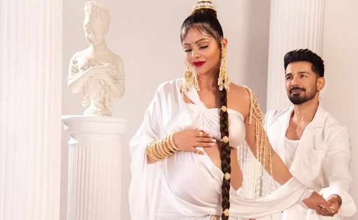 Rubina Dilaik ही नहीं बल्कि ये हसीनाएं भी करवा चुकी हैं बोल्ड मैटेरनिटी फोटोशूट, सोशल मीडिया पर मच गया था बवाल